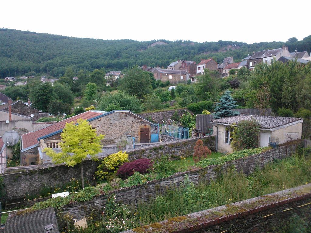 Logis Le Franco Belge Hotel Monthermé Екстериор снимка